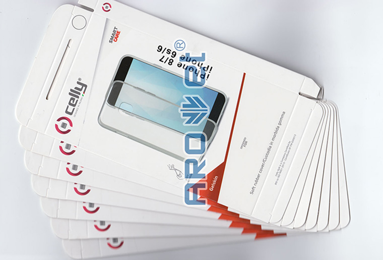 威廉希尔williamhillSP-9022喷码机在手机外包装盒上赋码