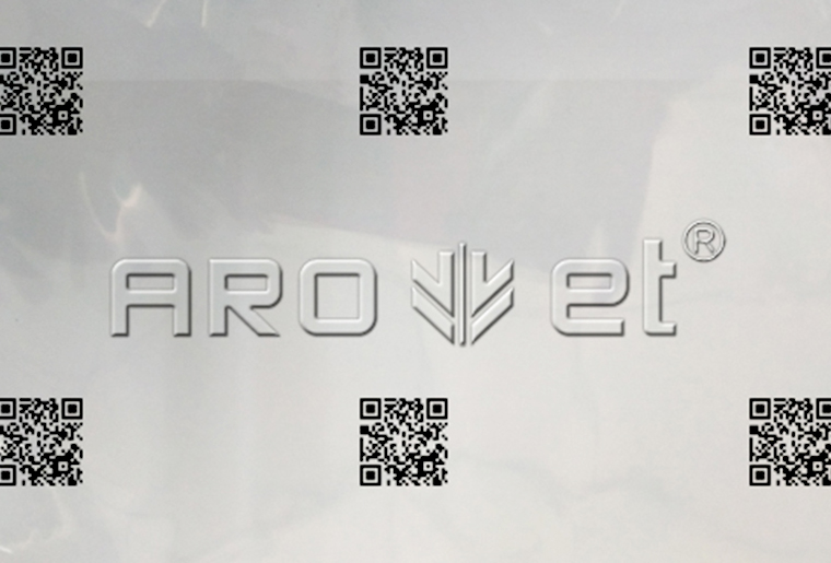 威廉希尔williamhillA-one四喷头喷码机在PE膜上喷二维码